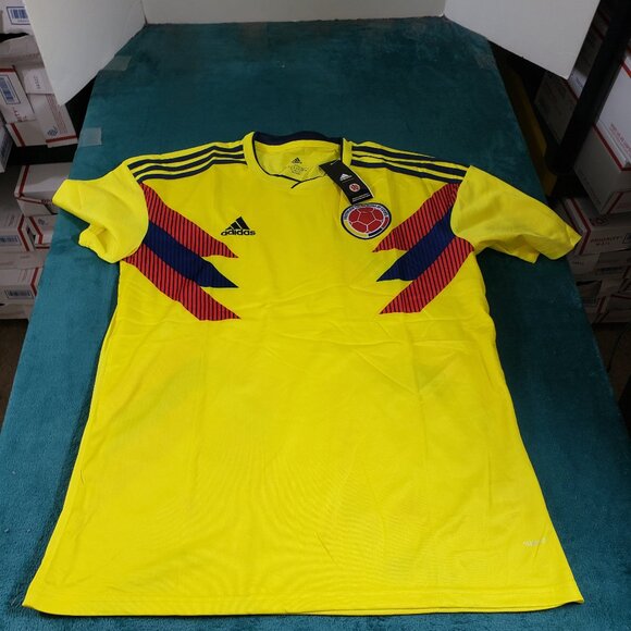 Colombia Soccer Jersey Size Extra Large Mens Yellow Adidas Short Sleeve NWT - Picture 1 of 10